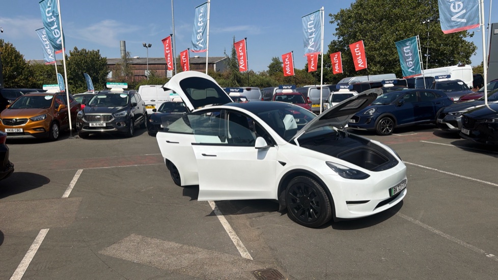 Tesla Model Y Long Range AWD 5dr Auto Electric Hatchback - Image 28
