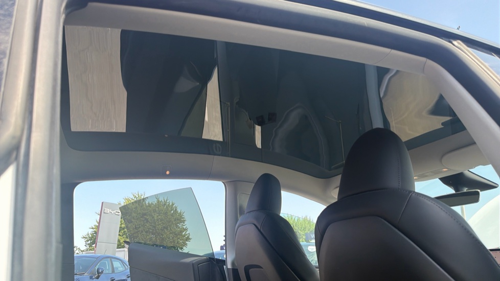 Tesla Model Y Long Range AWD 5dr Auto Electric Hatchback - Image 29