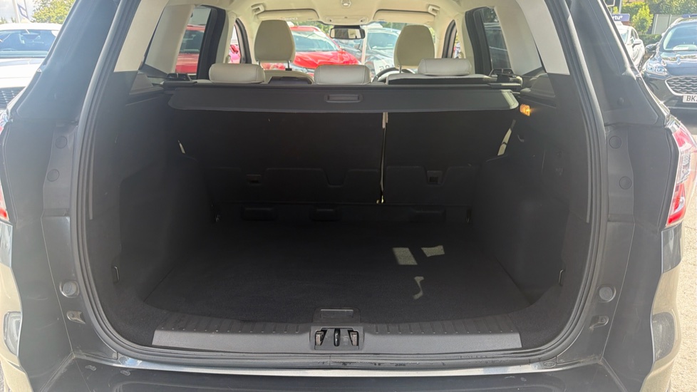 Ford Kuga Vignale 2.0 TDCi 180 5dr Diesel Estate - Image 4