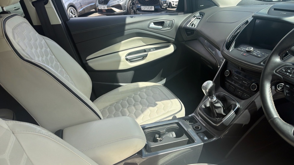Ford Kuga Vignale 2.0 TDCi 180 5dr Diesel Estate - Image 14