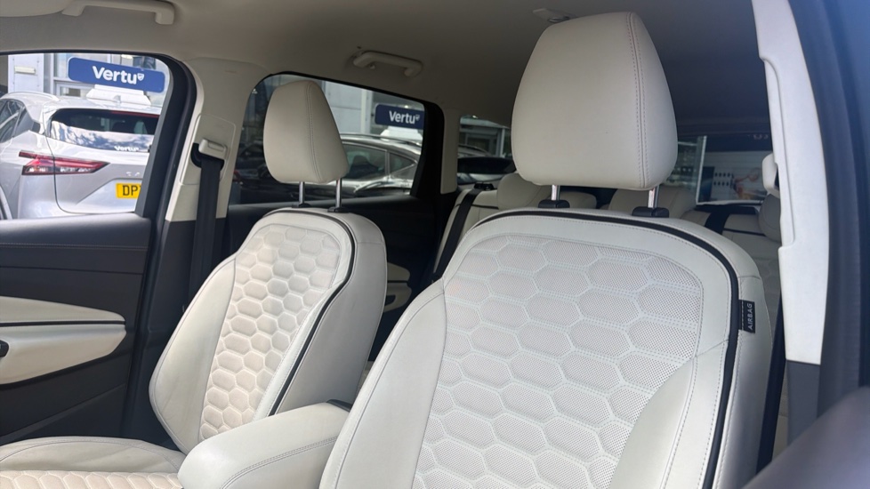 Ford Kuga Vignale 2.0 TDCi 180 5dr Diesel Estate - Image 26