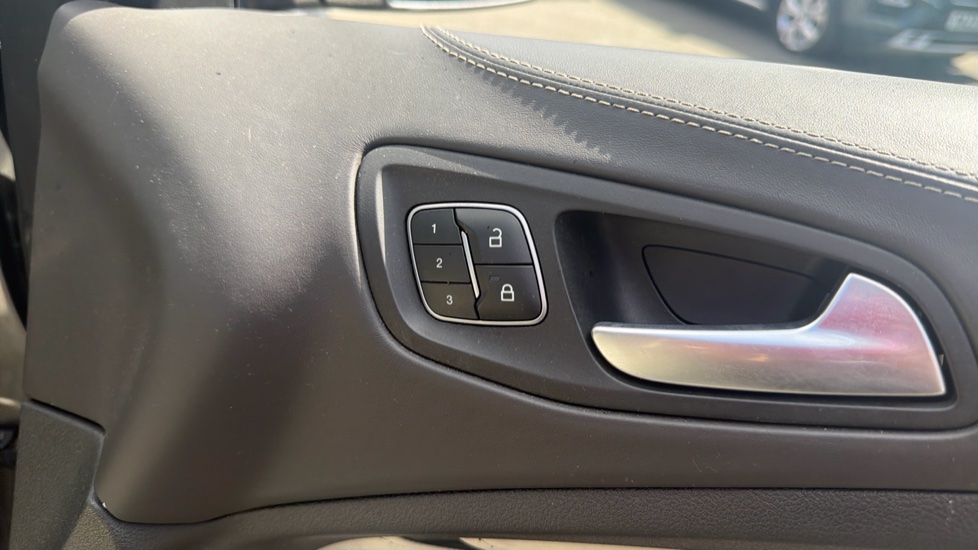 Ford Kuga Vignale 2.0 TDCi 180 5dr Diesel Estate - Image 33
