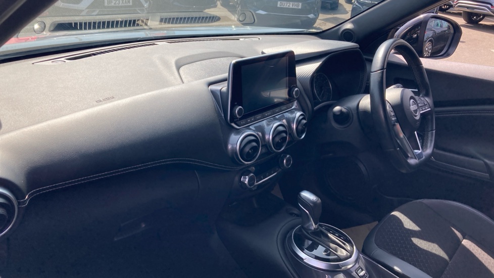 Nissan Juke 1.6 Hybrid N-Connecta 5dr Auto Hybrid Hatchback - Image 9