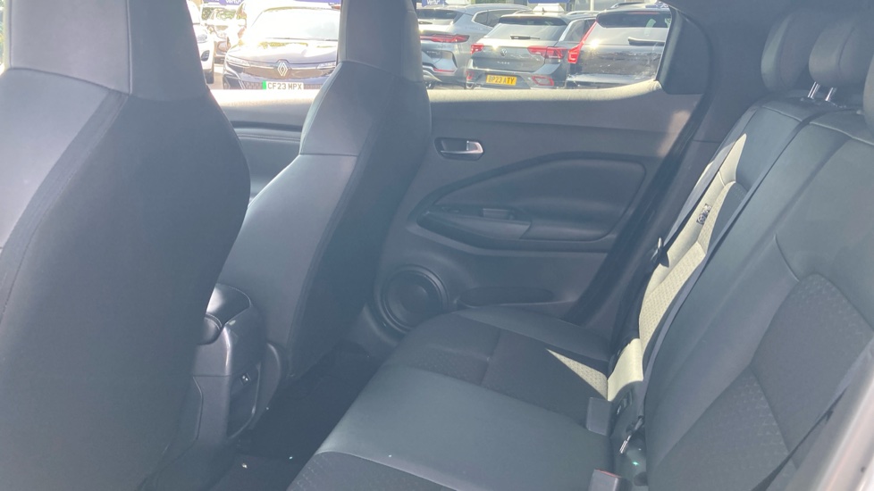 Nissan Juke 1.6 Hybrid N-Connecta 5dr Auto Hybrid Hatchback - Image 16