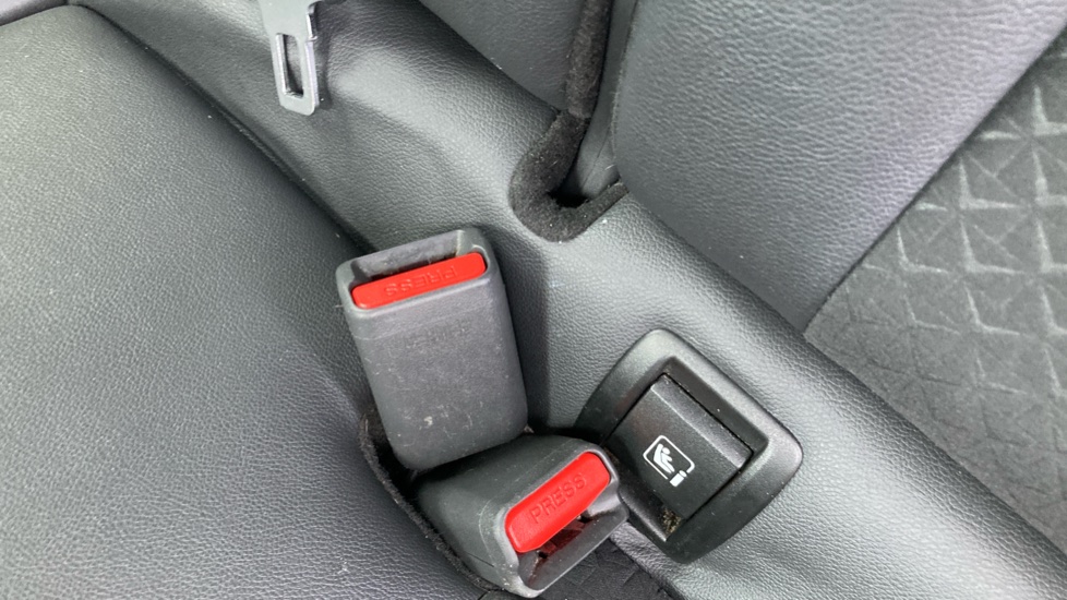 Nissan Juke 1.6 Hybrid N-Connecta 5dr Auto Hybrid Hatchback - Image 17