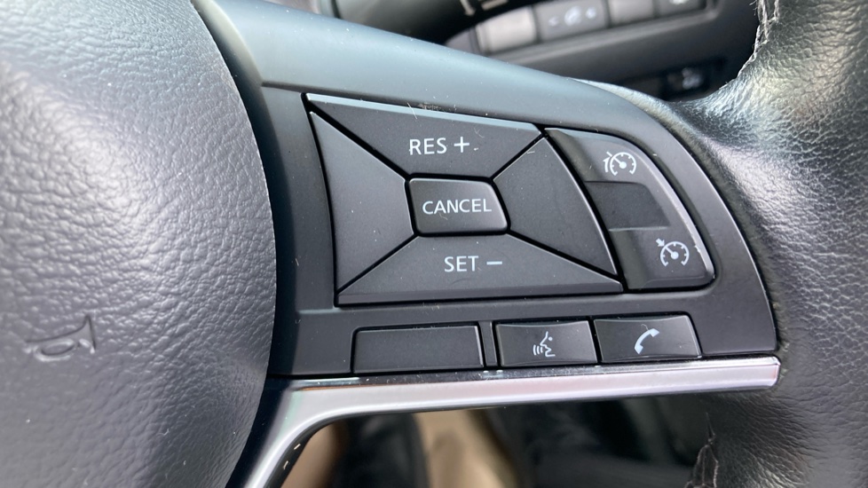 Nissan Juke 1.6 Hybrid N-Connecta 5dr Auto Hybrid Hatchback - Image 31