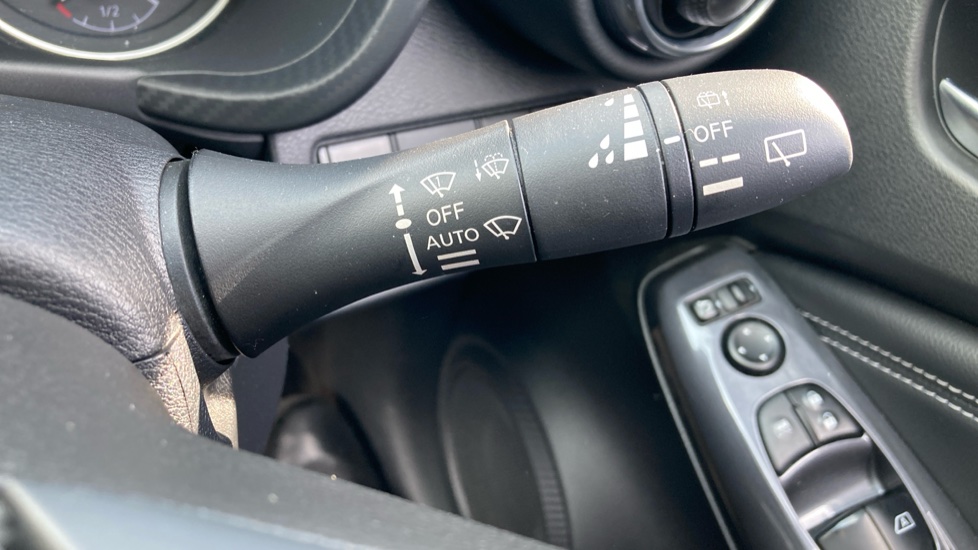 Nissan Juke 1.6 Hybrid N-Connecta 5dr Auto Hybrid Hatchback - Image 33