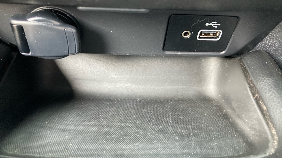 Nissan Juke 1.6 Hybrid N-Connecta 5dr Auto Hybrid Hatchback - Image 34