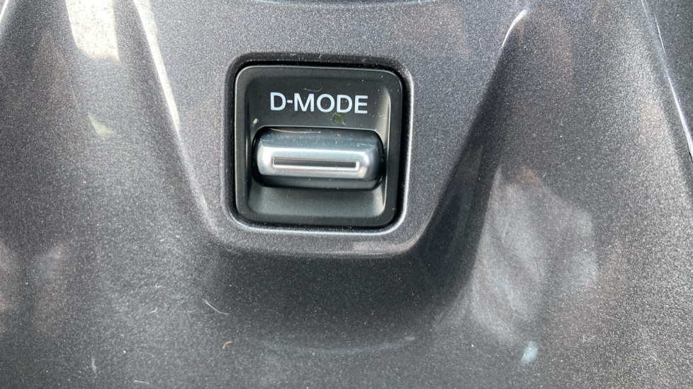 Nissan Juke 1.6 Hybrid N-Connecta 5dr Auto Hybrid Hatchback - Image 37
