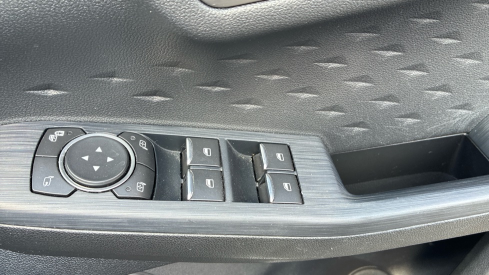 Ford Kuga 2.5 PHEV Titanium 5dr CVT Estate - Image 25