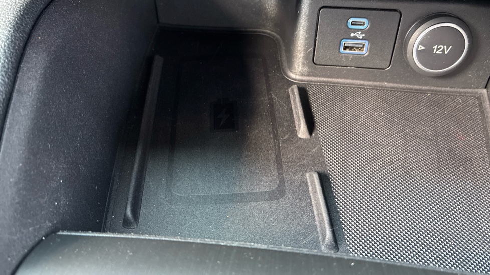 Ford Kuga 2.5 PHEV Titanium 5dr CVT Estate - Image 31