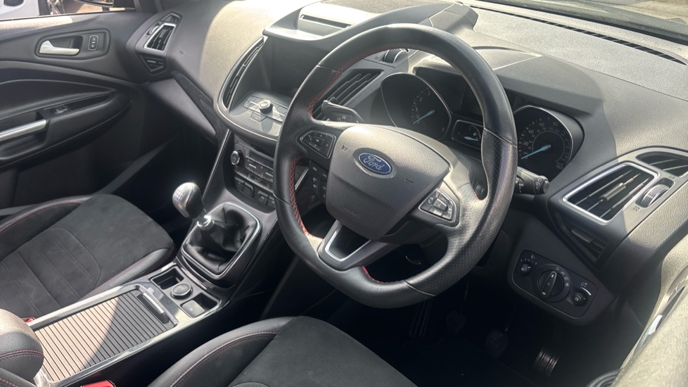 Ford Kuga 1.5 EcoBoost ST-Line 5dr 2WD Petrol Estate - Image 11
