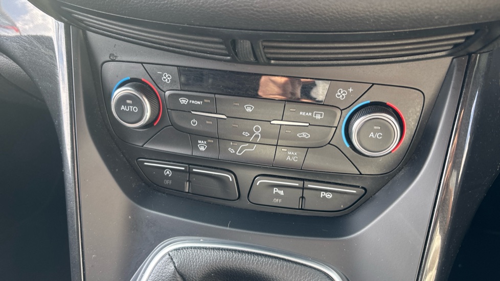 Ford Kuga 1.5 EcoBoost ST-Line 5dr 2WD Petrol Estate - Image 31