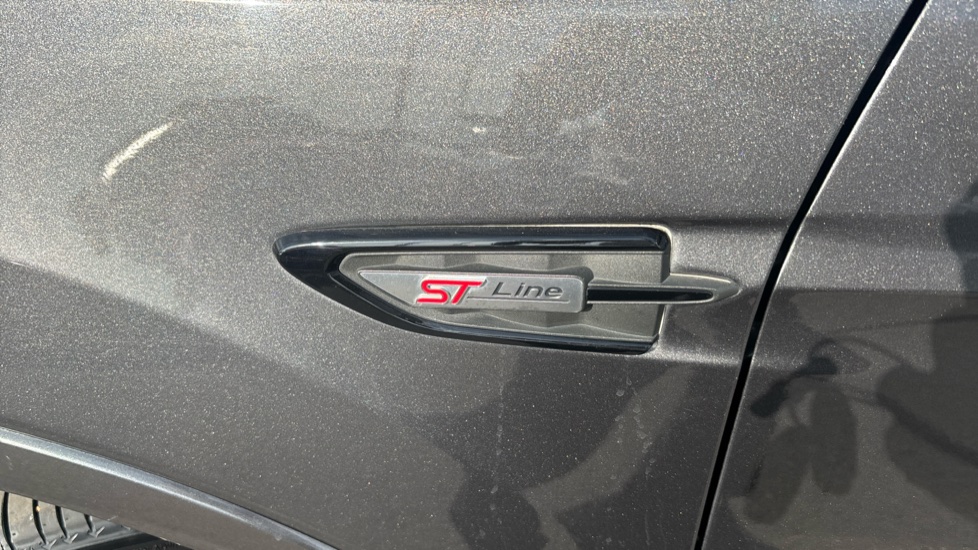 Ford Kuga 1.5 EcoBoost ST-Line 5dr 2WD Petrol Estate - Image 36