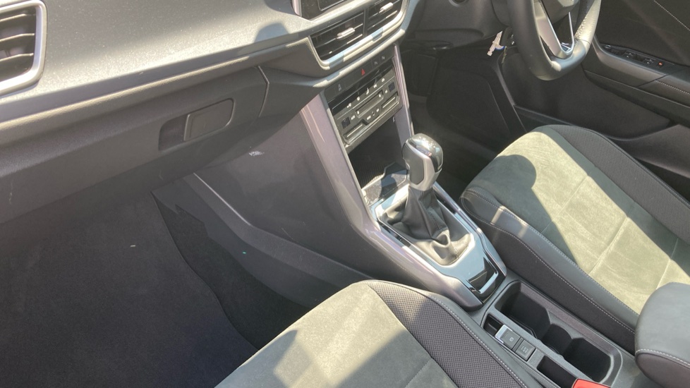 Volkswagen T-Roc 1.5 TSI Style 5dr DSG Petrol Hatchback - Image 13