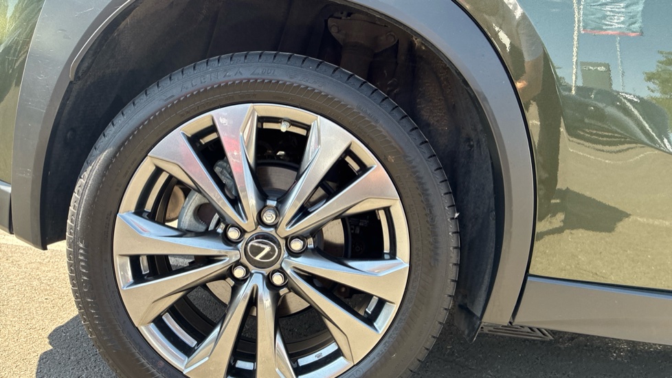 Lexus UX 250h 2.0 F-Sport Design 5dr CVT Hybrid Hatchback - Image 7