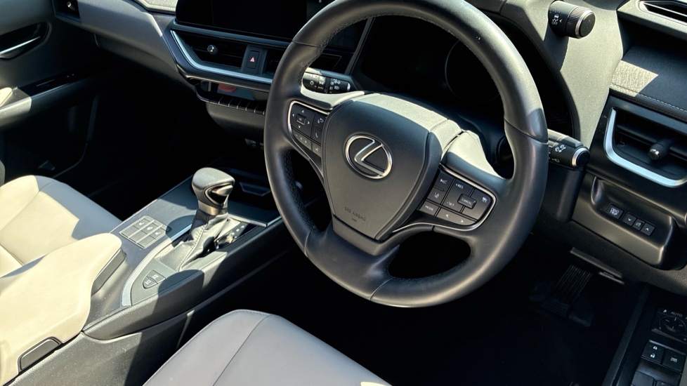 Lexus UX 250h 2.0 F-Sport Design 5dr CVT Hybrid Hatchback - Image 11