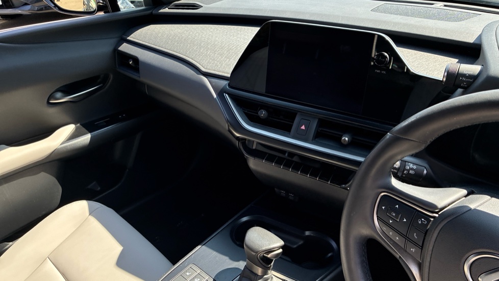 Lexus UX 250h 2.0 F-Sport Design 5dr CVT Hybrid Hatchback - Image 14