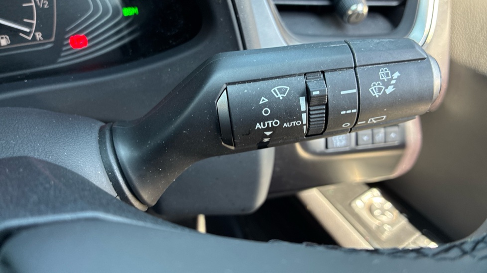 Lexus UX 250h 2.0 F-Sport Design 5dr CVT Hybrid Hatchback - Image 26