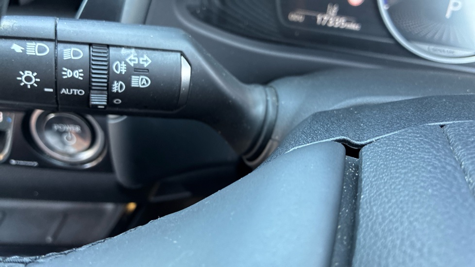 Lexus UX 250h 2.0 F-Sport Design 5dr CVT Hybrid Hatchback - Image 27