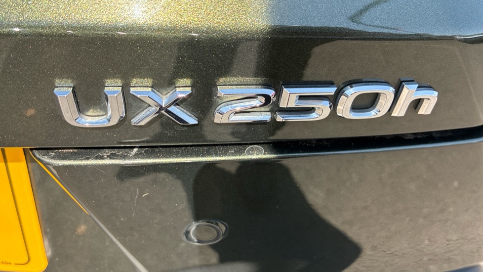 Lexus UX 250h 2.0 F-Sport Design 5dr CVT Hybrid Hatchback - Image 36