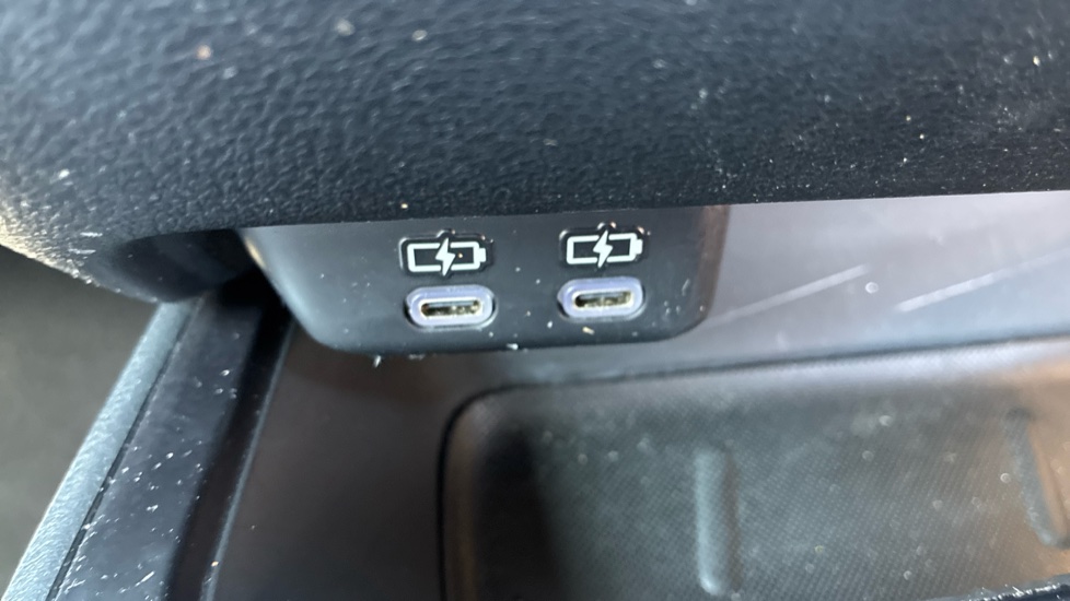 Lexus UX 250h 2.0 F-Sport Design 5dr CVT Hybrid Hatchback - Image 42
