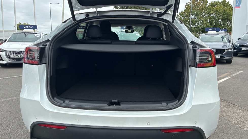 Tesla Model Y Long Range AWD 5dr Auto Electric Hatchback - Image 4