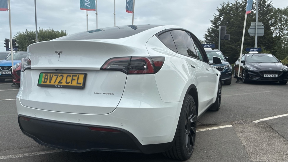 Tesla Model Y Long Range AWD 5dr Auto Electric Hatchback - Image 24