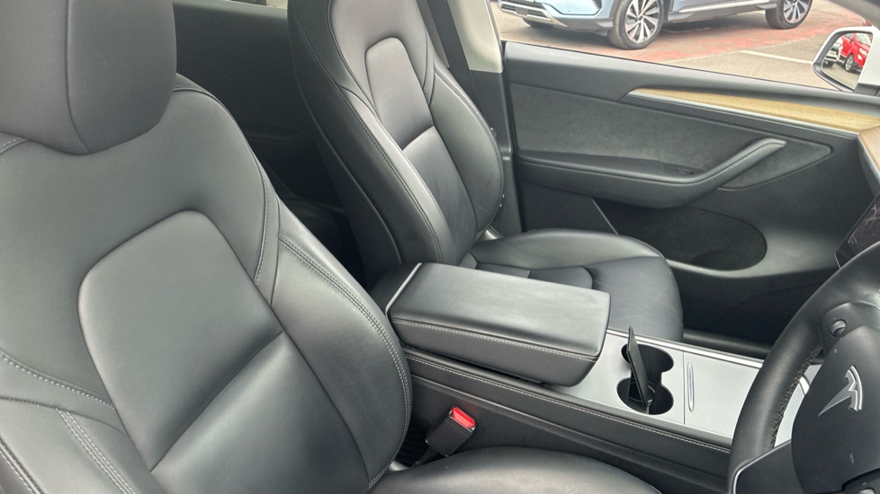 Tesla Model Y Long Range AWD 5dr Auto Electric Hatchback - Image 34