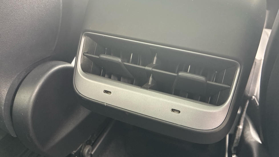 Tesla Model Y Long Range AWD 5dr Auto Electric Hatchback - Image 37