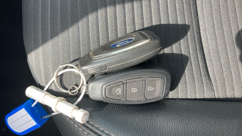 Ford Kuga 1.5 EcoBlue Titanium Edition 5dr Diesel Estate - Image 20