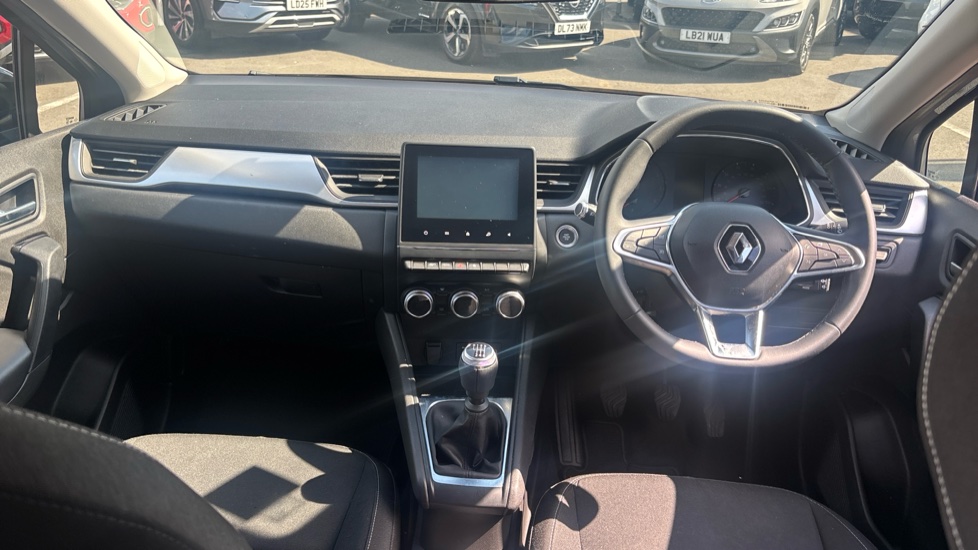 Renault Captur 1.3 TCE 140 Iconic 5dr Petrol Hatchback - Image 10