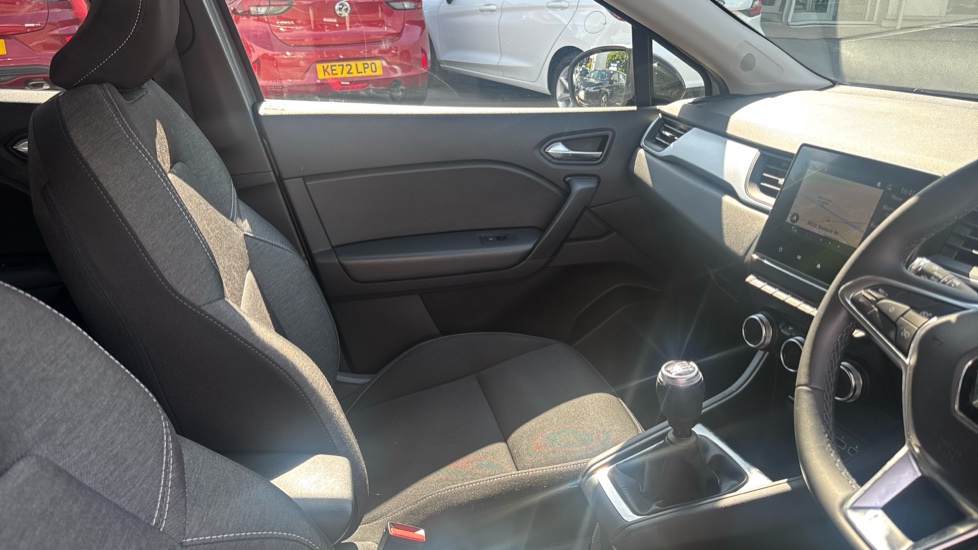 Renault Captur 1.3 TCE 140 Iconic 5dr Petrol Hatchback - Image 14