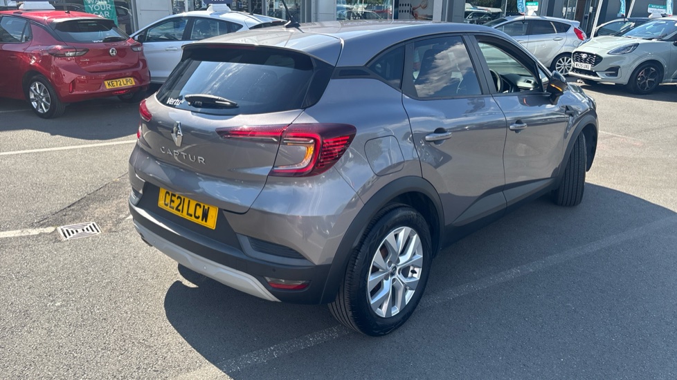 Renault Captur 1.3 TCE 140 Iconic 5dr Petrol Hatchback - Image 35