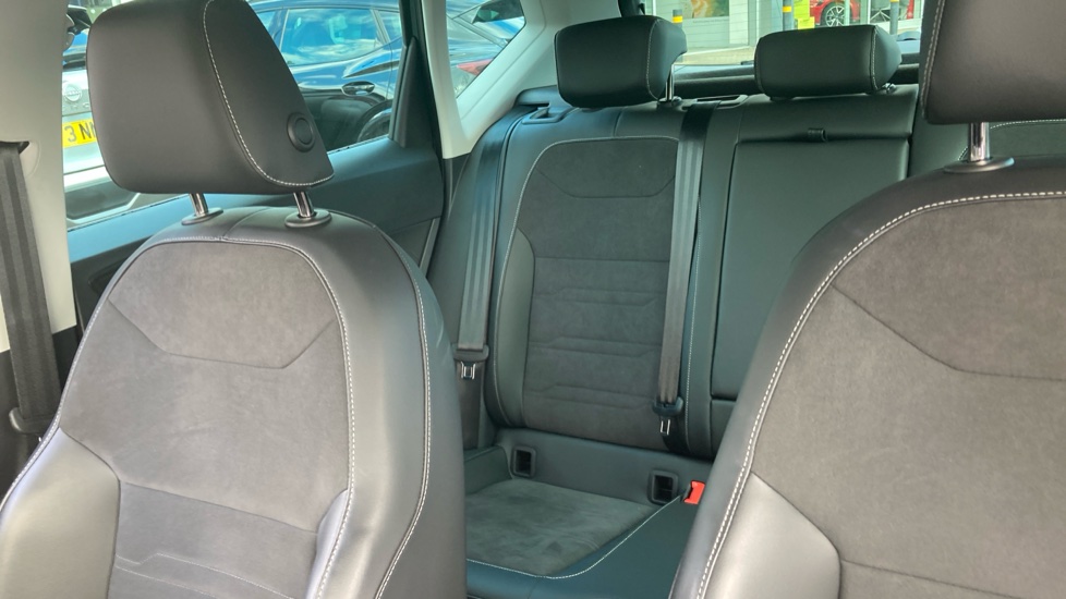 SEAT Ateca 1.5 TSI EVO Xperience 5dr DSG Petrol Estate - Image 15