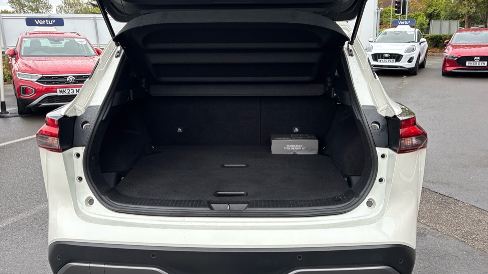 Nissan Qashqai 1.3 DiG-T MH N-Connecta 5dr Petrol Hatchback - Image 4