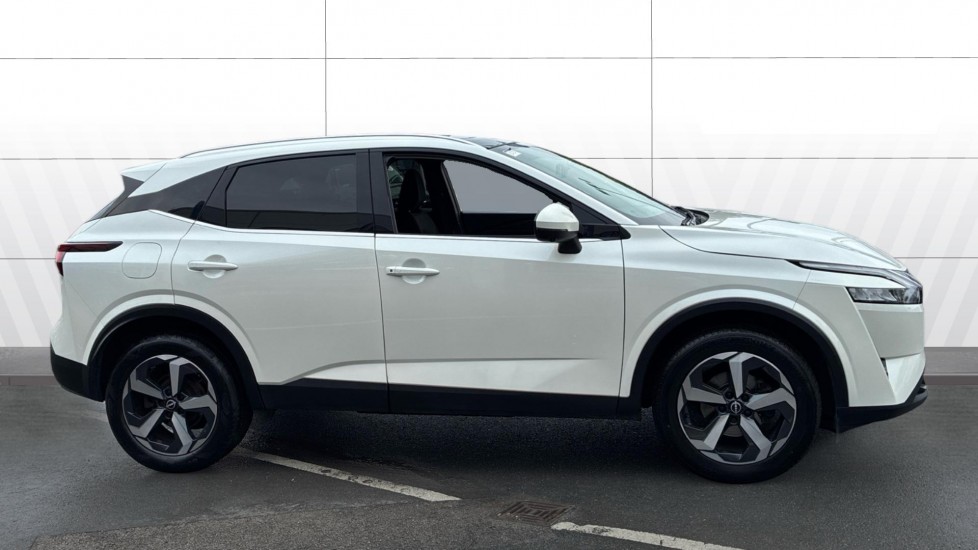 Nissan Qashqai 1.3 DiG-T MH N-Connecta 5dr Petrol Hatchback - Image 5