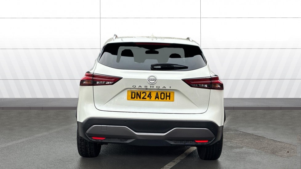 Nissan Qashqai 1.3 DiG-T MH N-Connecta 5dr Petrol Hatchback - Image 6