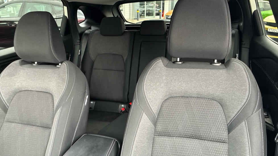 Nissan Qashqai 1.3 DiG-T MH N-Connecta 5dr Petrol Hatchback - Image 15