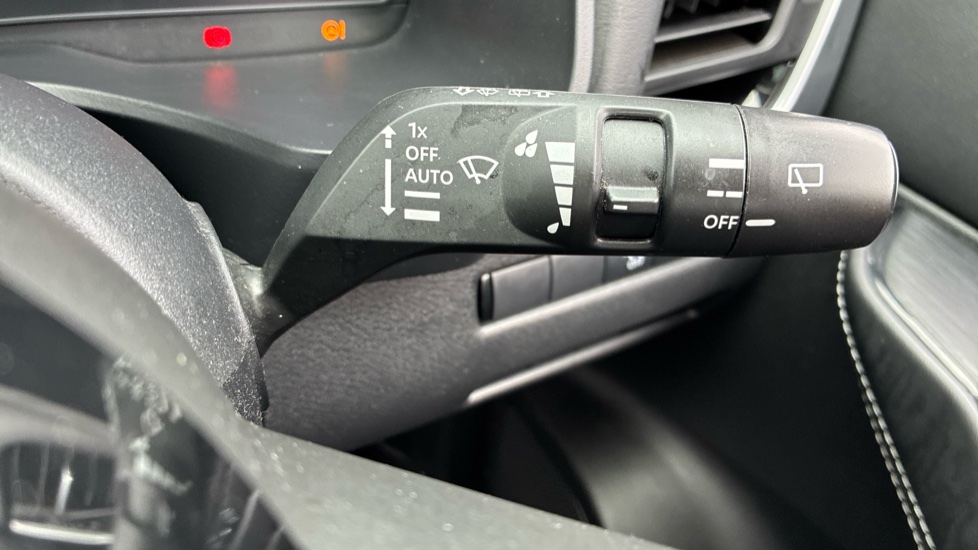 Nissan Qashqai 1.3 DiG-T MH N-Connecta 5dr Petrol Hatchback - Image 36