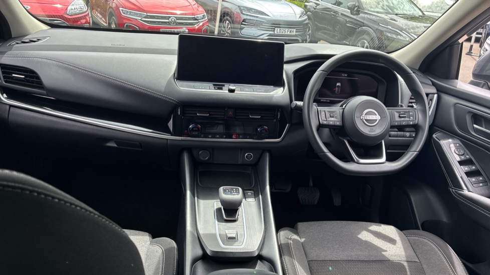 Nissan Qashqai 1.3 DiG-T MH 158 N-Connecta 5dr Xtronic Petrol Hatchback - Image 10