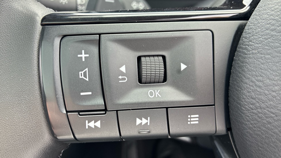Nissan Qashqai 1.3 DiG-T MH 158 N-Connecta 5dr Xtronic Petrol Hatchback - Image 21