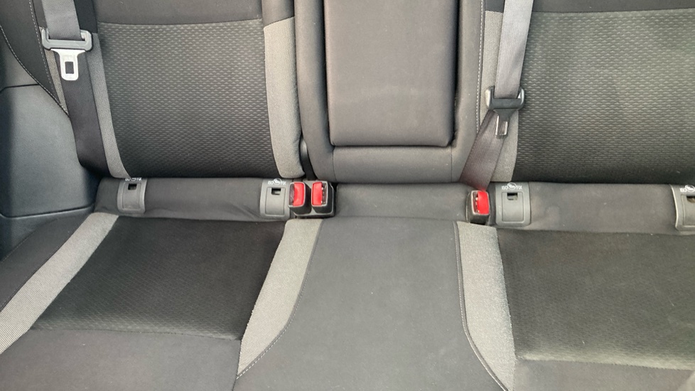 Nissan Qashqai 1.3 DiG-T N-Connecta 5dr [Glass Roof Pack] Petrol Hatchback - Image 17