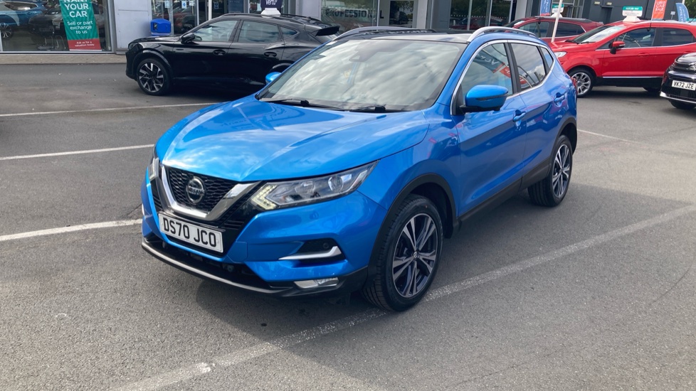 Nissan Qashqai 1.3 DiG-T N-Connecta 5dr [Glass Roof Pack] Petrol Hatchback - Image 32