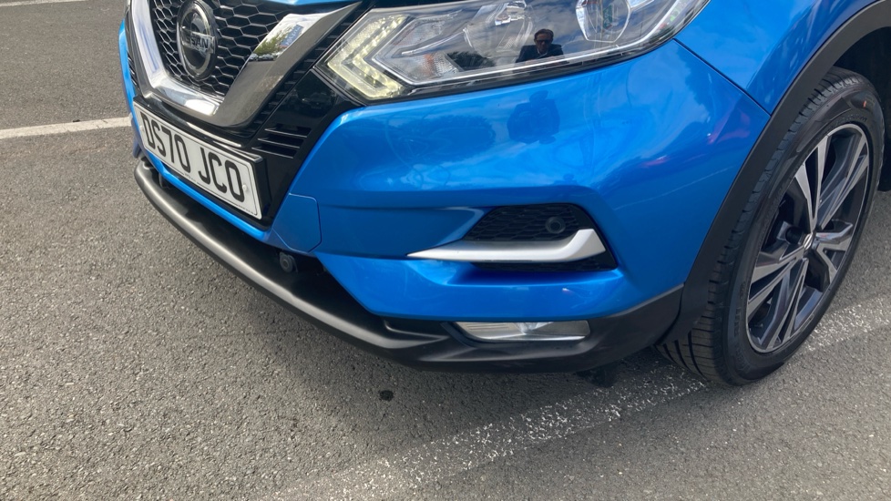 Nissan Qashqai 1.3 DiG-T N-Connecta 5dr [Glass Roof Pack] Petrol Hatchback - Image 33