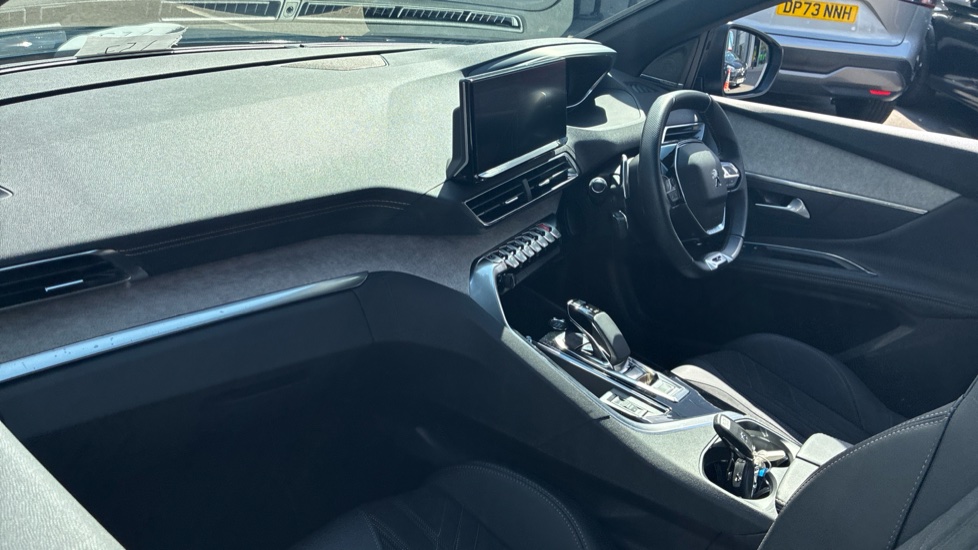 Peugeot 3008 1.6 Hybrid 225 GT Premium 5dr e-EAT8 Estate - Image 9