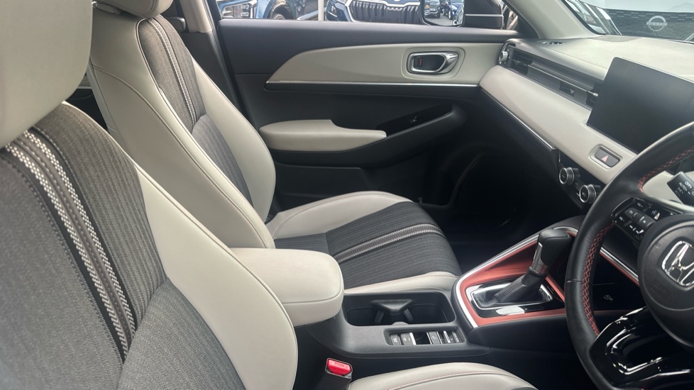 Honda HR-V 1.5 eHEV Advance Style 5dr CVT Hybrid Hatchback - Image 14