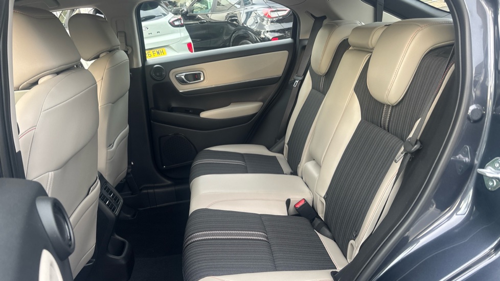 Honda HR-V 1.5 eHEV Advance Style 5dr CVT Hybrid Hatchback - Image 16