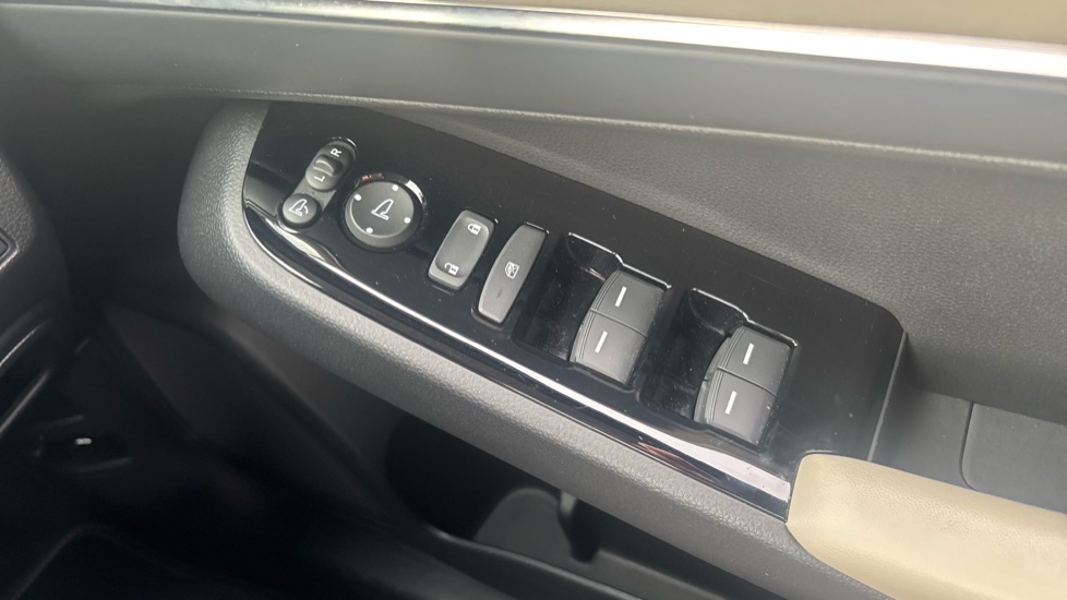 Honda HR-V 1.5 eHEV Advance Style 5dr CVT Hybrid Hatchback - Image 38