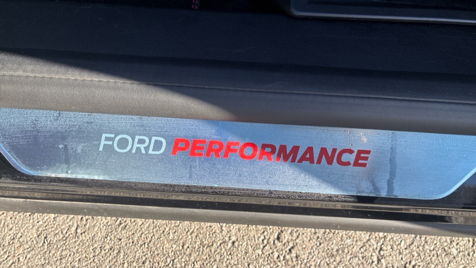 Ford Puma ST 1.0 EcoBoost Hybrid mHEV 170 ST 5dr DCT Petrol Hatchback - Image 45